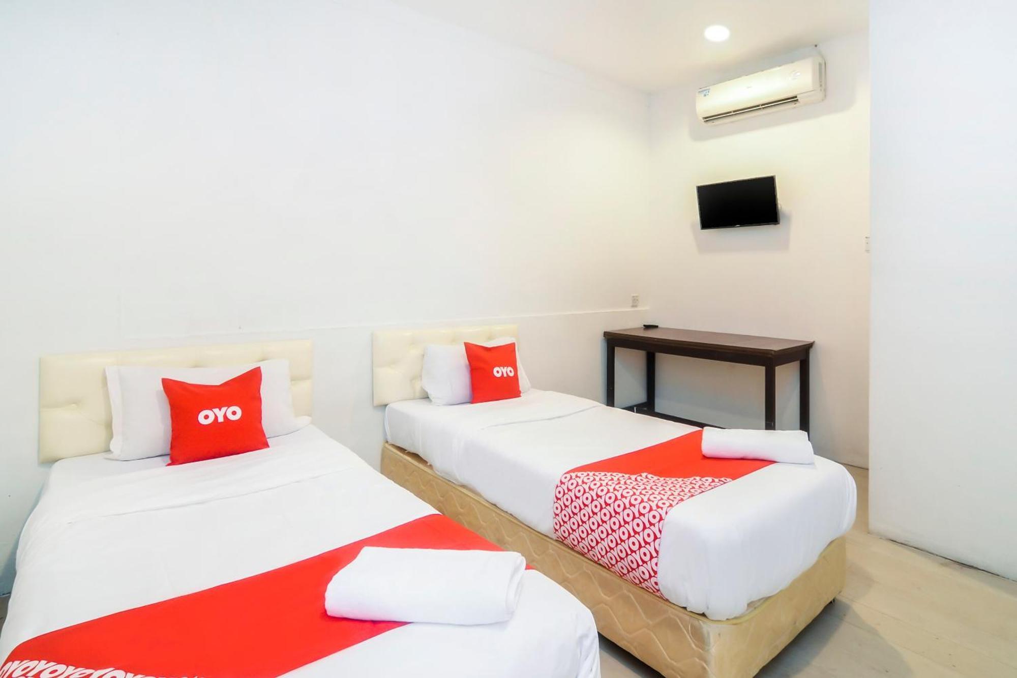 Oyo 44017 L & C Premium Stay Kuching Zewnętrze zdjęcie